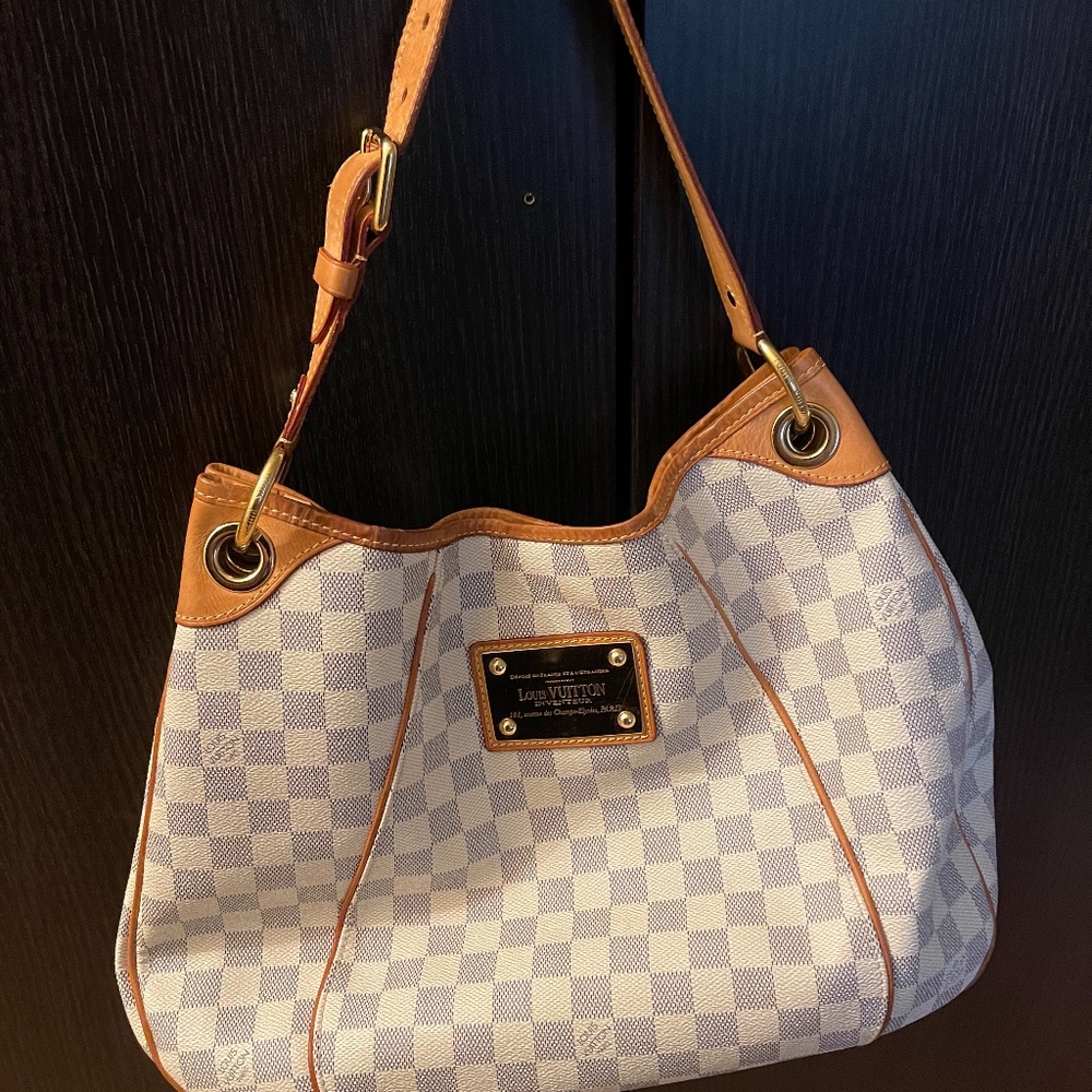 SOLD Louis Vuitton